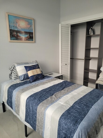 Building Photo - 115 Arctic Ave