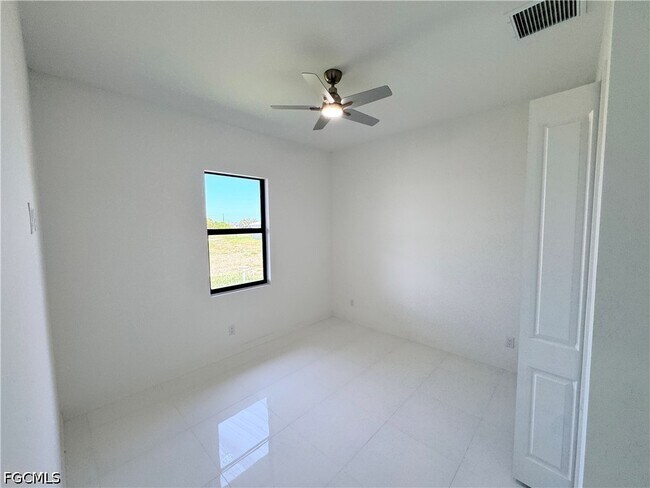 Building Photo - 3032 NW 41st Ave