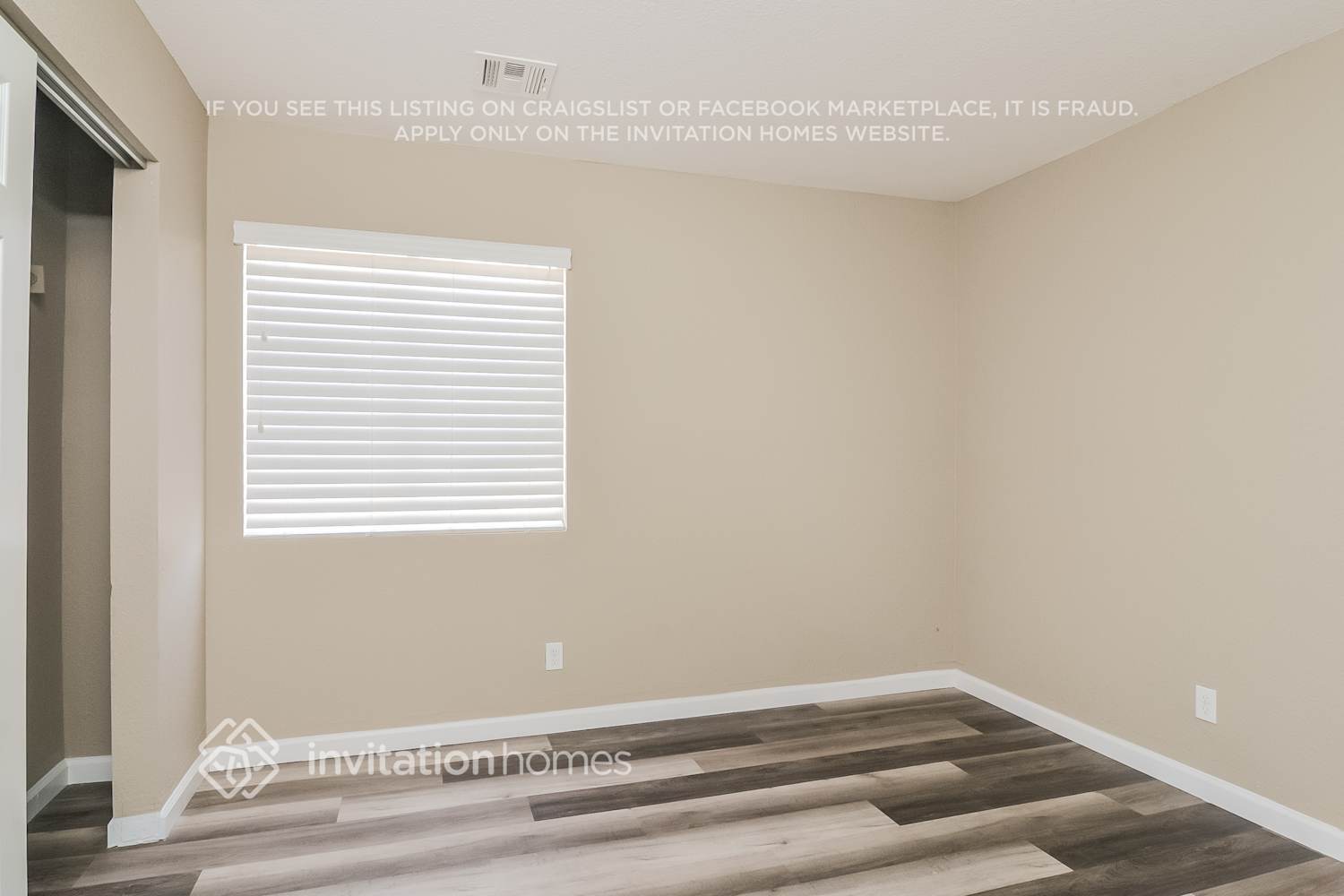 Building Photo - 453 Mayan Dr