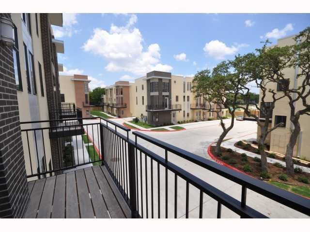 Balcony - 6000 S Congress Ave