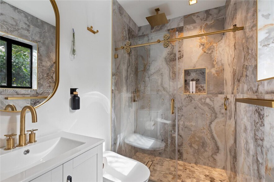 Building Photo - 63 SW 31st Rd