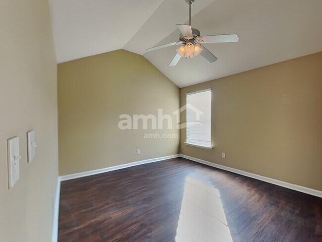 Building Photo - 836 Willow Bay Dr