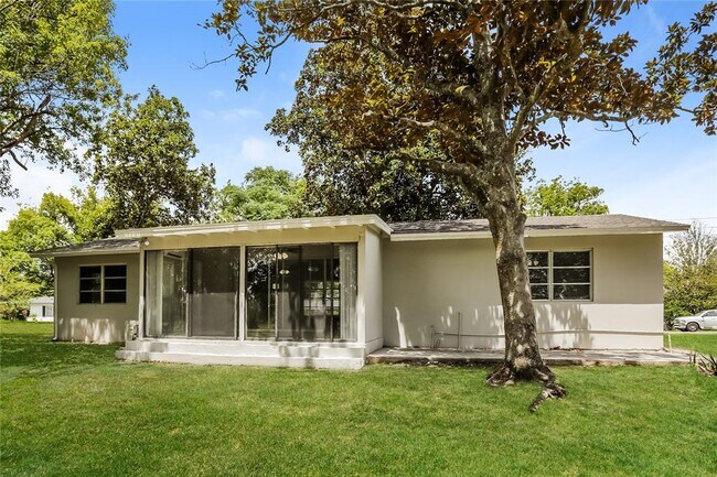Building Photo - 1380 Gainesville Dr