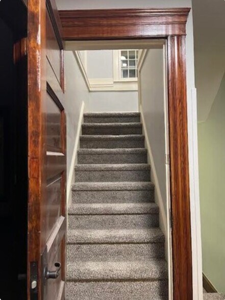 Building Photo - 1338 W 85th St