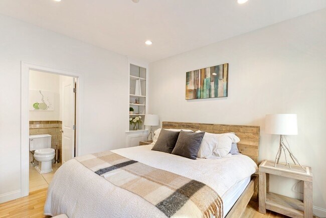 Building Photo - 99-105-105 Broad St