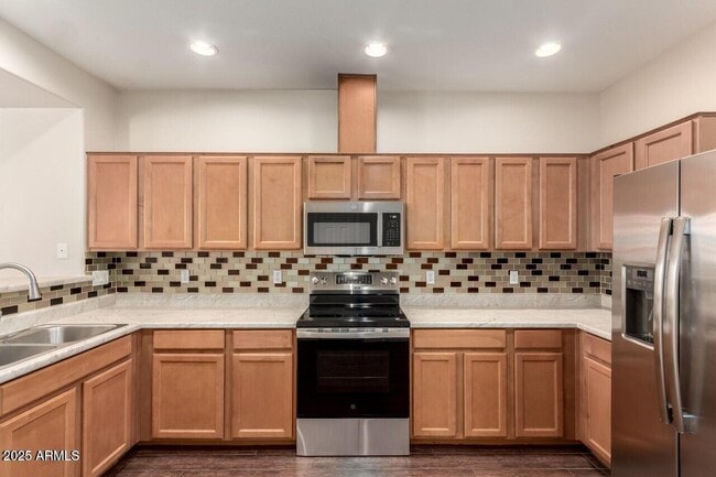 Building Photo - 1225 N 36th St