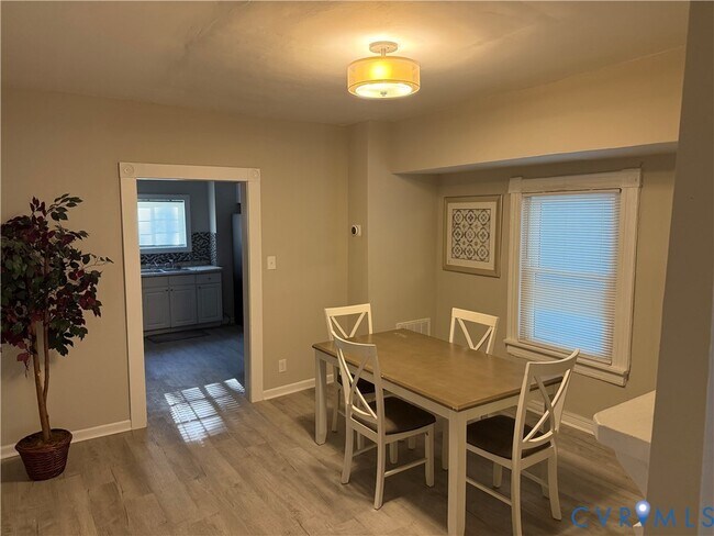 Building Photo - 2209 Fairmount Ave