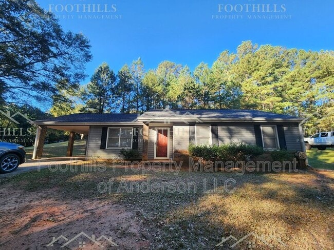 Building Photo - 305 Green Forest Dr