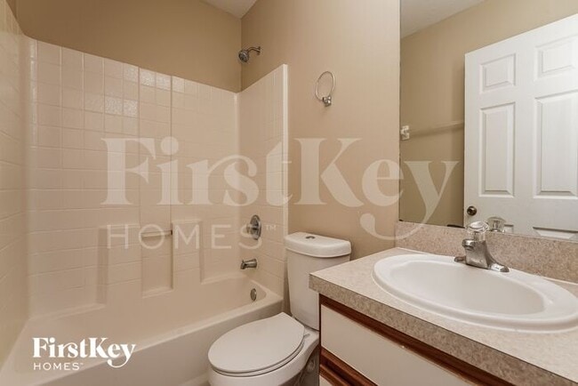 Building Photo - 474 Harvey Ave NE