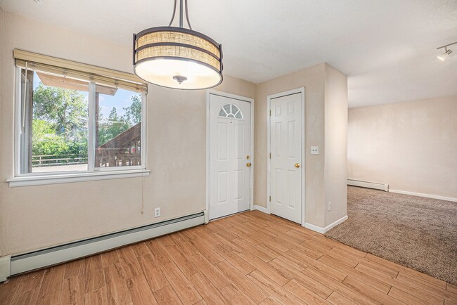 Building Photo - Quiet Ground-Floor Condo in Beautiful Arva...