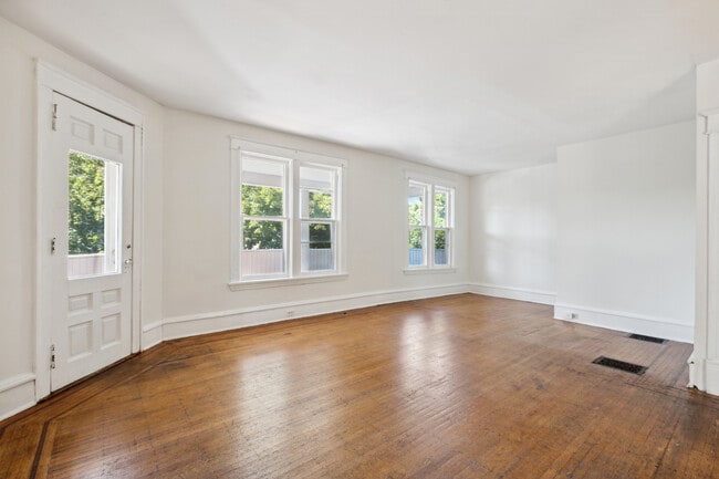 Building Photo - 2447 Colfax Ave S