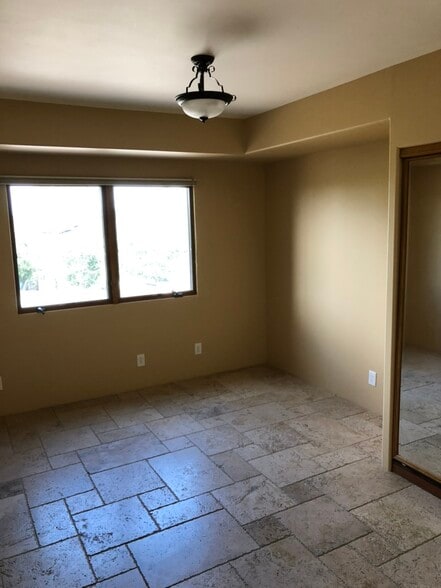 Bedroom 1 - 1817A Sheridan Rd