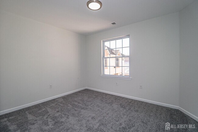 Building Photo - 105 Adamecs Way