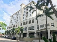 Building Photo - 2030 Douglas Rd