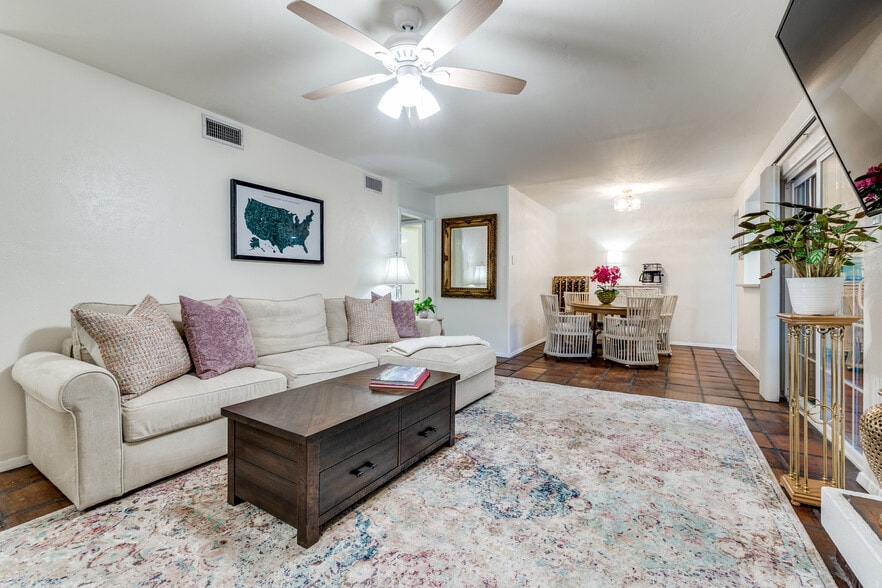 Building Photo - 5142 Amesbury Dr