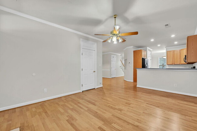 Building Photo - 2019 Soundings Cres Ct