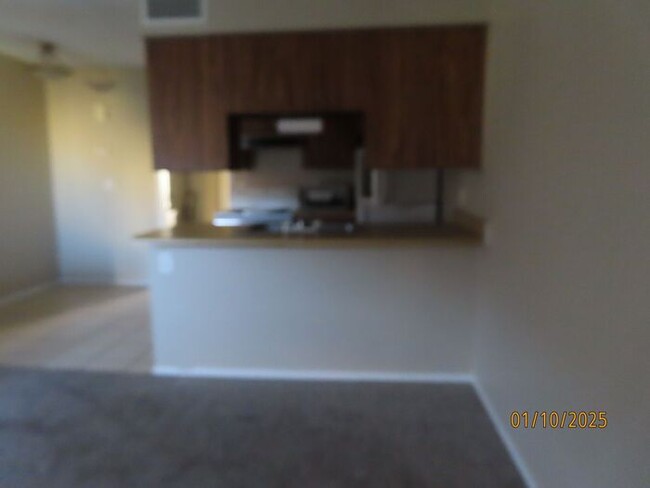 Building Photo - 1 bedroom 1-Bath Condo Bldg. 6 Unit #333