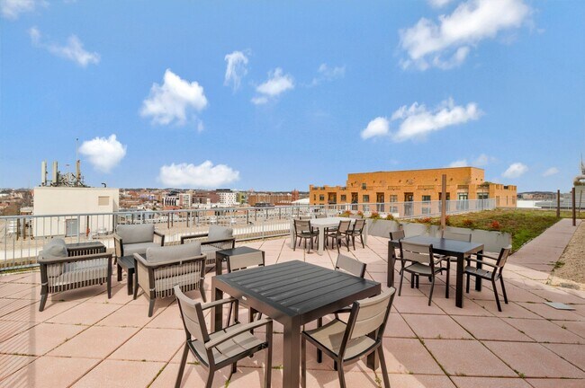 Building Photo - 1117 10th St NW