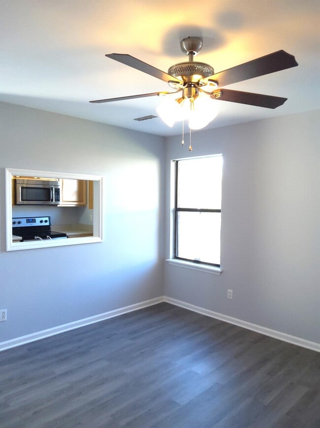 Building Photo - 5205b Marseilles Dr