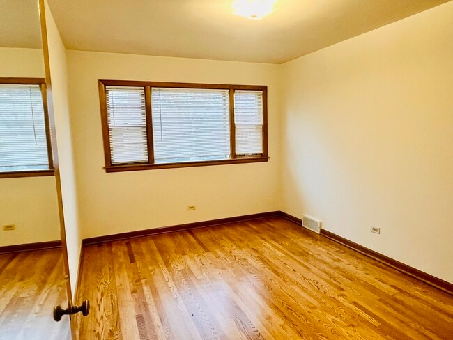 Building Photo - 7724 W Birchwood Ave