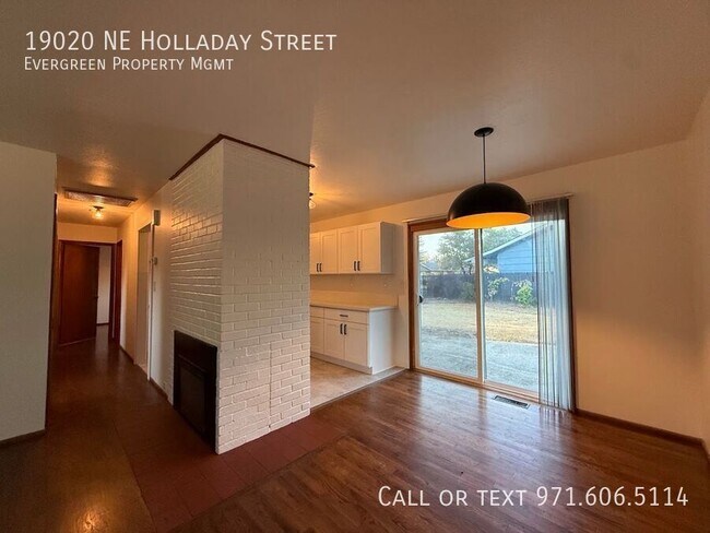 Building Photo - 19020 NE Holladay St