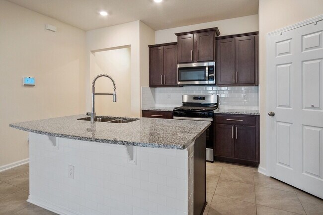 Building Photo - 73 Java Ln