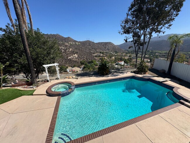 Building Photo - All Remodeled Rancho San Diego Home