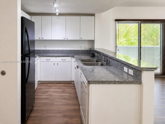 Building Photo - 2740 SW 28th Ter