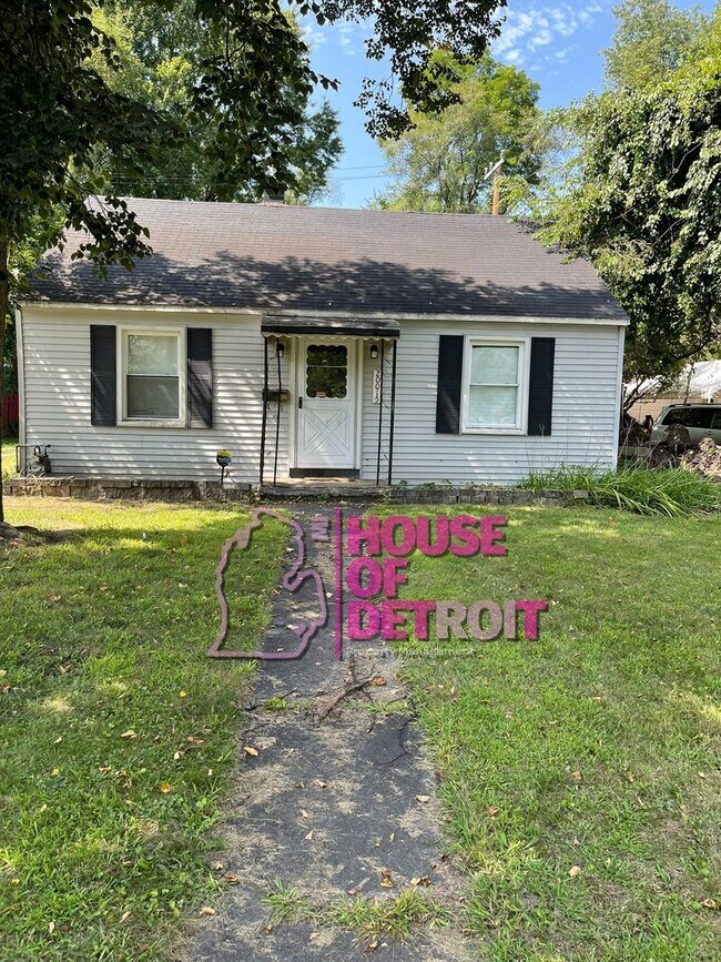 Building Photo - 3 BEDROOM | 2 BATH | FREE PRE SCREEN
