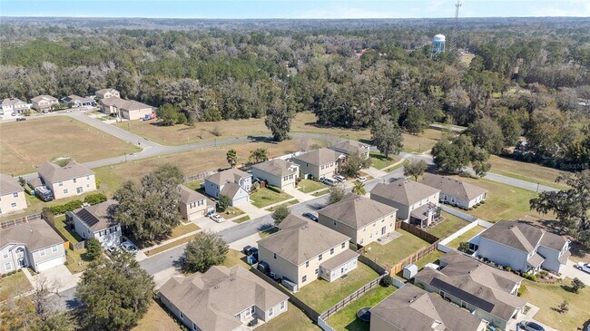 Building Photo - Private Oasis in the Heart of Alachua