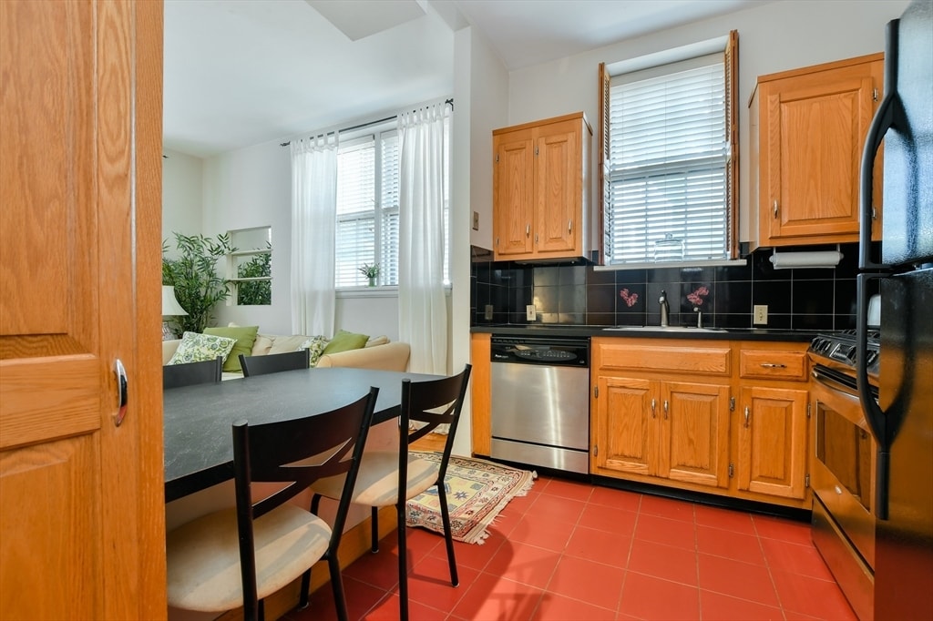 Building Photo - 5 Kilsyth Ter