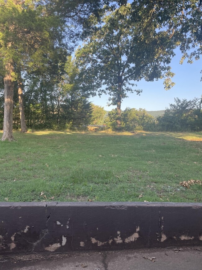 Building Photo - 103 Myra Ln