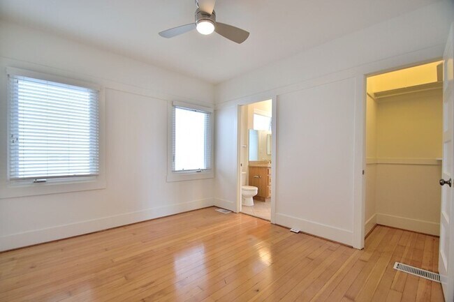 Building Photo - 1732