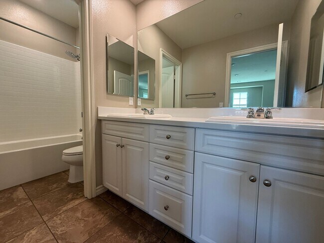 Building Photo - Stunning 4-Bedroom Home with Solar, EV Charger, and a Loft in Valencia