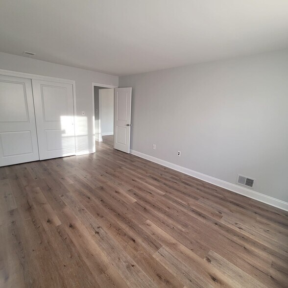 Building Photo - 1617 Raspberry Ct