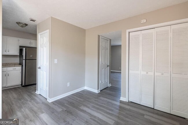 Building Photo - 580 Downing St