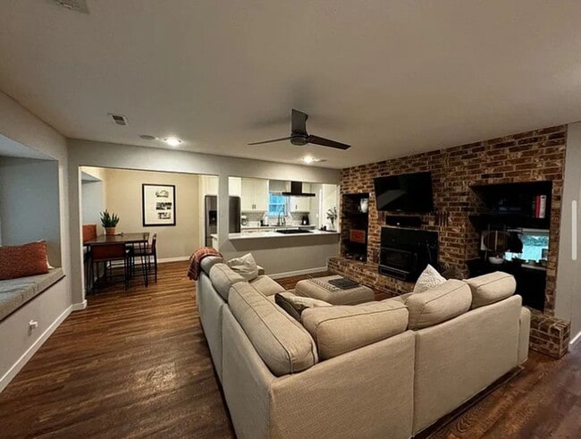 Building Photo - 1739 Creek Ct