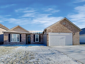 Building Photo - 6392 Pemboke Ct