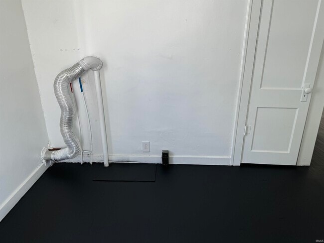 Building Photo - 2110 E Yale Ave