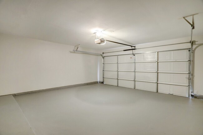 Building Photo - 5014 Mabry Stream Ct