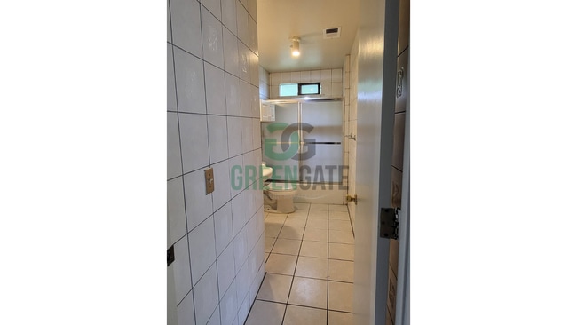 Building Photo - NOW AVAILABLE! Make this spacious 4 bedroo...