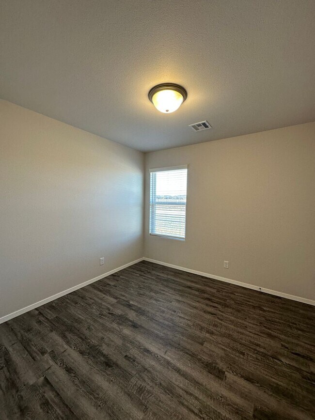 Building Photo - *Pre-leasing* Four Bedroom | Two Bath Home...