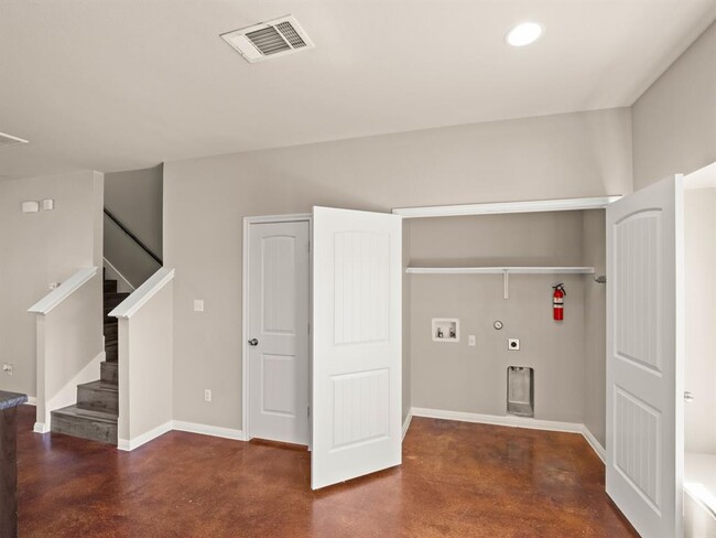Building Photo - 4505 Esper Ln