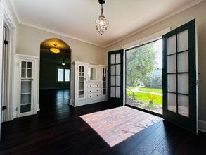 Building Photo - 444 S Euclid Ave