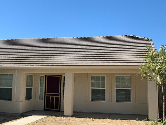 Building Photo - 1615 Great Basin Dr