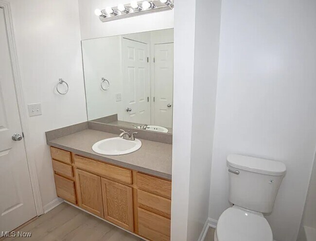 Building Photo - 2198 Noble Rd