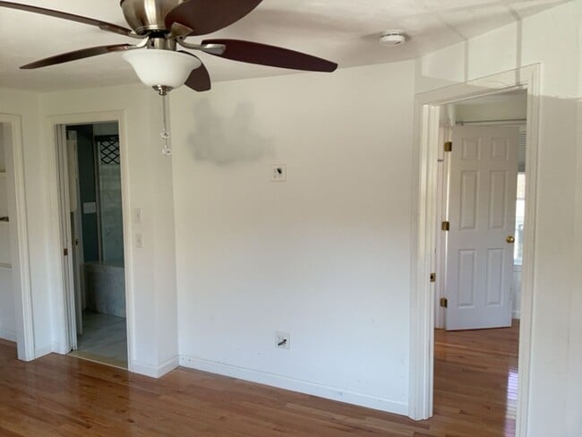 Building Photo - Large 2nd Floor Studio in Quiet Sandwich (Forestdale) Neighborhood