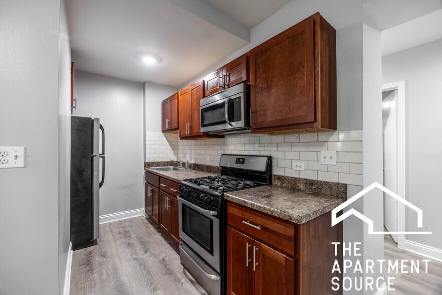 Building Photo - 4031 N Kenmore Ave