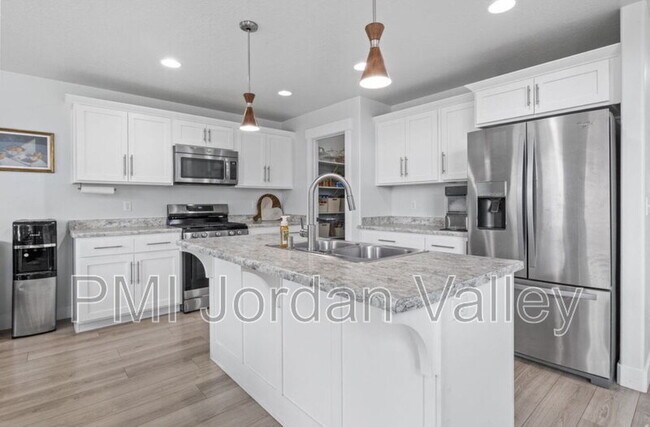 Building Photo - 4887 W White Pearl Ct