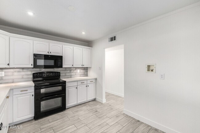 Building Photo - 3920 W Harmont Dr